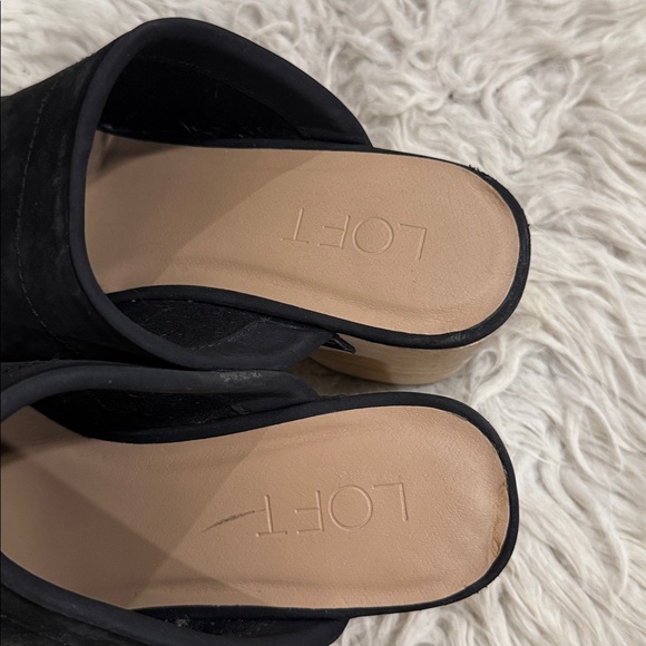 Ann Taylor Loft black suede clogs with a wooden heel and silver studs size 7.5M - Picture 8 of 9